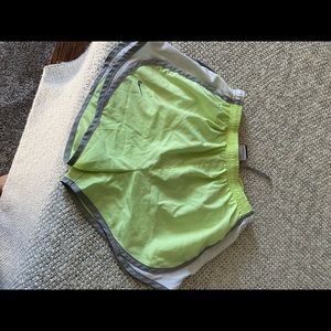 Womens Nike running shorts sz small